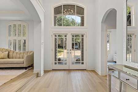 2012 Rue De St Tropez Austin, TX 78746