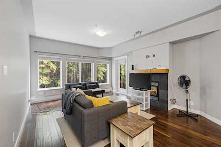 10 Discovery Ridge Close SW #134 Calgary, AB T3H 5X3