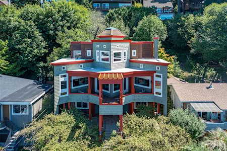 4208 Chilberg Ave SW Seattle, WA 98116