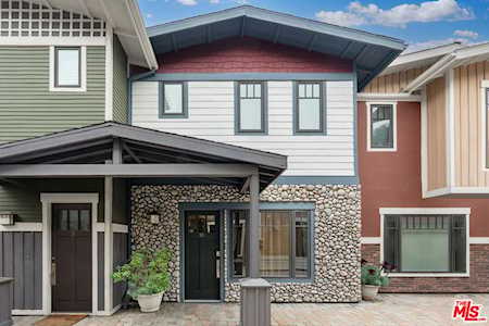 2020 Holly Dr #10 Los Angeles, CA 90068