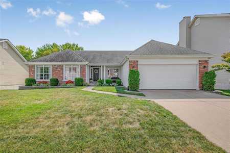 16640 Chesterfield Manor Dr Chesterfield, MO 63005