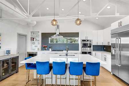 4227 Eck LN Austin, TX 78734