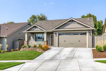 3951 Arizona Dr Medford, OR 97504