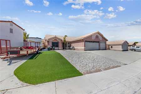 3701 Iverson Ln North Las Vegas, NV 89032
