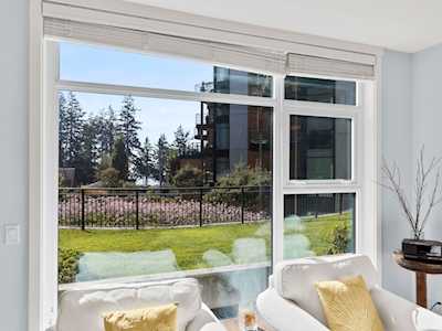 14855 Thrift Avenue #210 White Rock, BC V4B 2J6