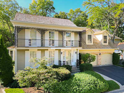2 Court of Natchez Lincolnshire, IL 60069