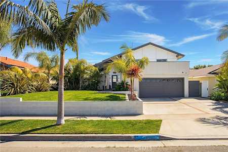 8342 Kingfisher Dr Huntington Beach, CA 92646