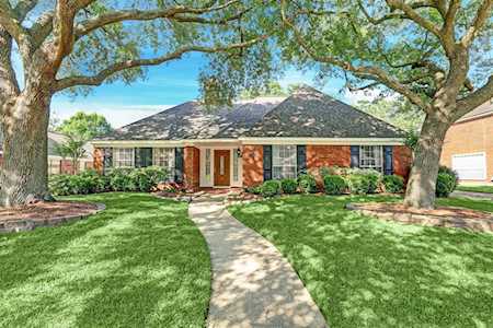 15307 Poplar Springs Ln Houston, TX 77062