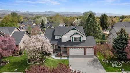 6342 N Aspen Glen Way Garden City, ID 83714