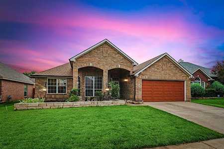 326 Fort Edward Drive Arlington, TX 76002