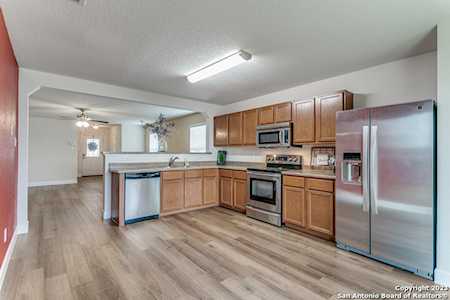208 Cactus Patch Schertz, TX 78154