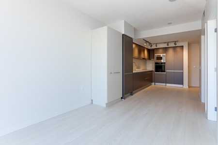 180 E 2nd Avenue #405 Vancouver, BC V5T 0K4
