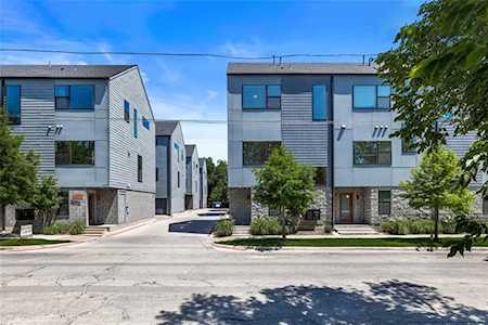 427 W 10th Street #201 Dallas, TX 75208