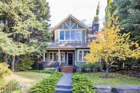1914 11 St SW Calgary, AB T2T 3L8