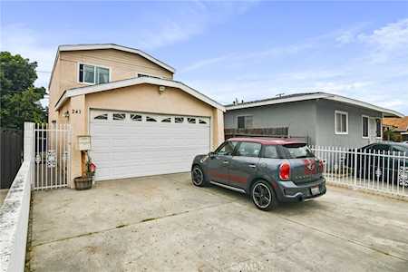 241 E 52nd St Long Beach, CA 90805