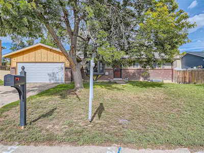 5823 W Maplewood Dr Littleton, CO 80123