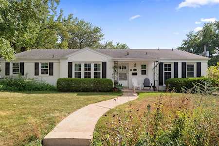 8404 Old Bonhomme Rd University City, MO 63132
