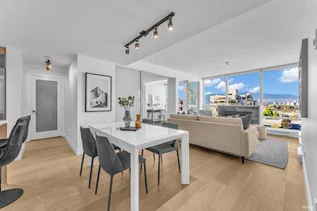 1675 W 8th Avenue #701 Vancouver, BC V6J 0A8