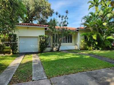305 Fluvia Ave Coral Gables, FL 33134