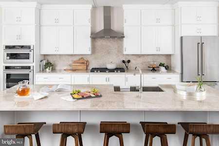 7589 Sawyer Farm Way Mclean, VA 22102