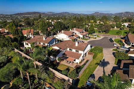 2002 Leafwood Place Encinitas, CA 92024