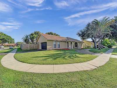 7481 SW 16th St Plantation, FL 33317
