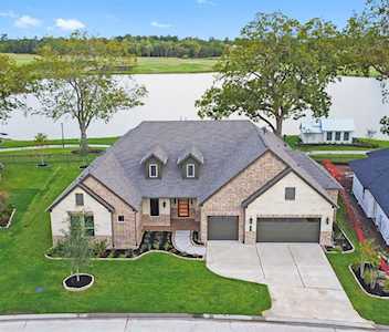 9723 Greenridge View Dr Willis, TX 77318
