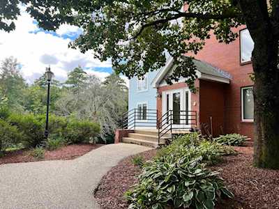 12 Timberwood Dr #201 Goffstown, NH 03045