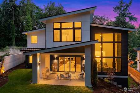 5208 Forest Ave SE Mercer Island, WA 98040