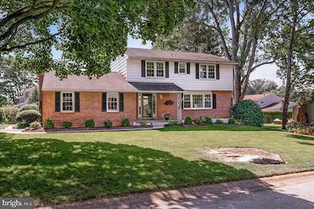 2302 Magnolia Dr Wilmington, DE 19810