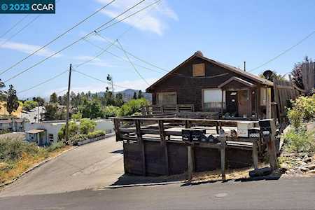 2000 Thompson Lane El Sobrante, CA 94803