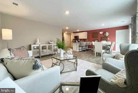 54 Casterline Ct Dover, DE 19901