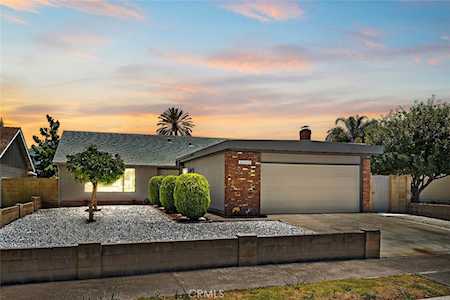 22562 Taranto Laguna Hills, CA 92653