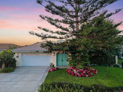 7604 Galleon Way Carlsbad, CA 92009