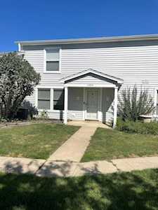 1322 S Glen Circle #A Aurora, IL 60506