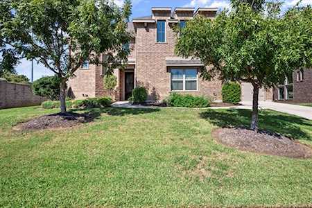 5425 Runnymede Court Arlington, TX 76016