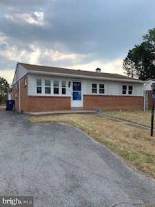 3 Chelsea Ln Harrisburg, PA 17109