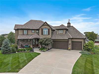 16224 Belinder Rd Overland Park, KS 66085