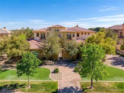 9721 Winter Palace Dr Las Vegas, NV 89145