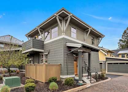 2561 NW Shields Dr Bend, OR 97703