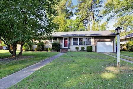 5 Macirvin Dr Newport News, VA 23606
