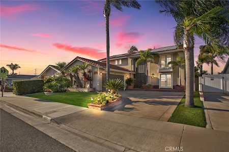 6671 Crista Palma Dr Huntington Beach, CA 92647