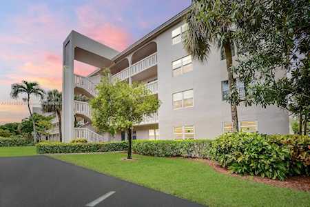2001 Granada Dr #O1 Coconut Creek, FL 33066