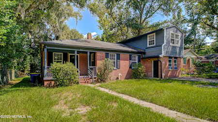 8045 Lexington DR Jacksonville, FL 32208