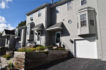 565 Quaker Ln #125 West Warwick, RI 02893
