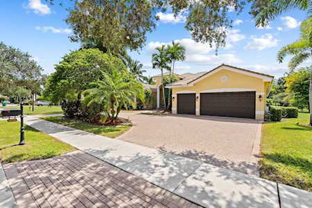 10758 Garden Ridge Ct Davie, FL 33328