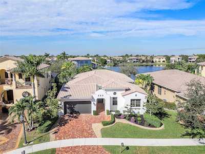 8117 Emerald Ave Parkland, FL 33076