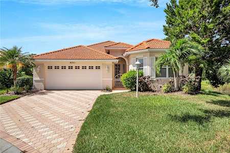 8351 Canary Palm Ct Sarasota, FL 34238