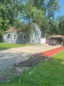 34000 Wadsworth St Livonia, MI 48150