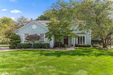1188 Barneswood Ln Rochester Hills, MI 48306